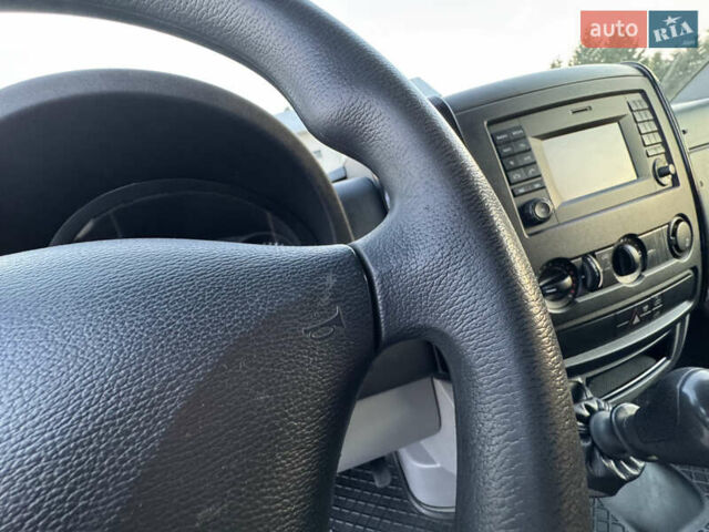 Белый Мерседес Sprinter, объемом двигателя 2.2 л и пробегом 350 тыс. км за 15000 $, фото 21 на Automoto.ua