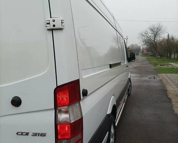 Белый Мерседес Sprinter, объемом двигателя 2.14 л и пробегом 480 тыс. км за 18600 $, фото 6 на Automoto.ua