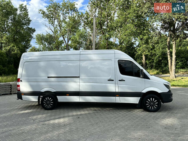 Белый Мерседес Sprinter, объемом двигателя 2.1 л и пробегом 260 тыс. км за 18500 $, фото 2 на Automoto.ua