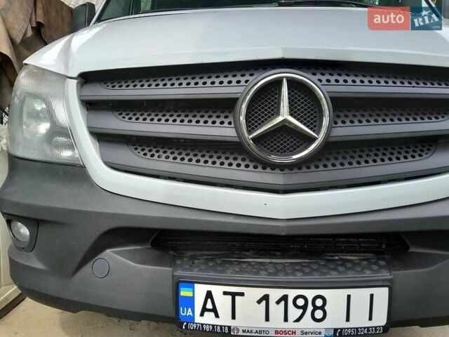 Белый Мерседес Sprinter, объемом двигателя 2.2 л и пробегом 560 тыс. км за 18600 $, фото 28 на Automoto.ua