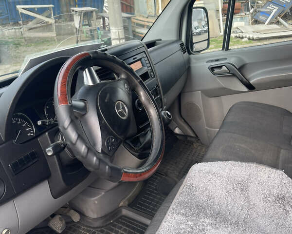 Белый Мерседес Sprinter, объемом двигателя 2.14 л и пробегом 817 тыс. км за 12500 $, фото 7 на Automoto.ua