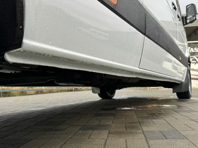 Белый Мерседес Sprinter, объемом двигателя 3 л и пробегом 518 тыс. км за 18999 $, фото 15 на Automoto.ua