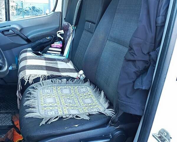 Белый Мерседес Sprinter, объемом двигателя 2.2 л и пробегом 524 тыс. км за 14200 $, фото 9 на Automoto.ua