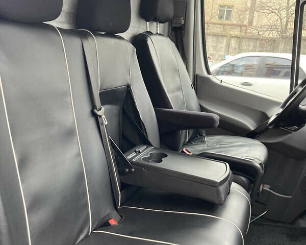 Белый Мерседес Sprinter, объемом двигателя 2.14 л и пробегом 308 тыс. км за 18899 $, фото 29 на Automoto.ua
