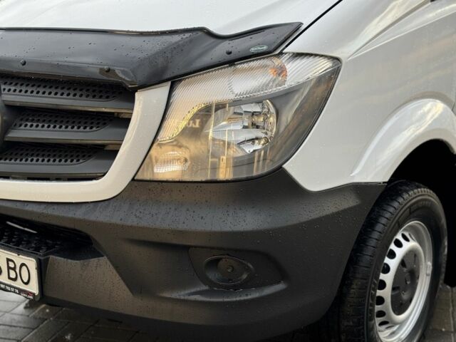 Белый Мерседес Sprinter, объемом двигателя 3 л и пробегом 518 тыс. км за 18999 $, фото 9 на Automoto.ua