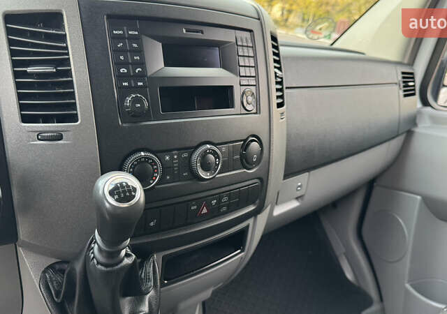 Белый Мерседес Sprinter, объемом двигателя 2.2 л и пробегом 335 тыс. км за 16500 $, фото 28 на Automoto.ua