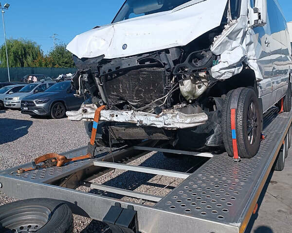 Білий Мерседес Sprinter, об'ємом двигуна 2.1 л та пробігом 500 тис. км за 13479 $, фото 2 на Automoto.ua