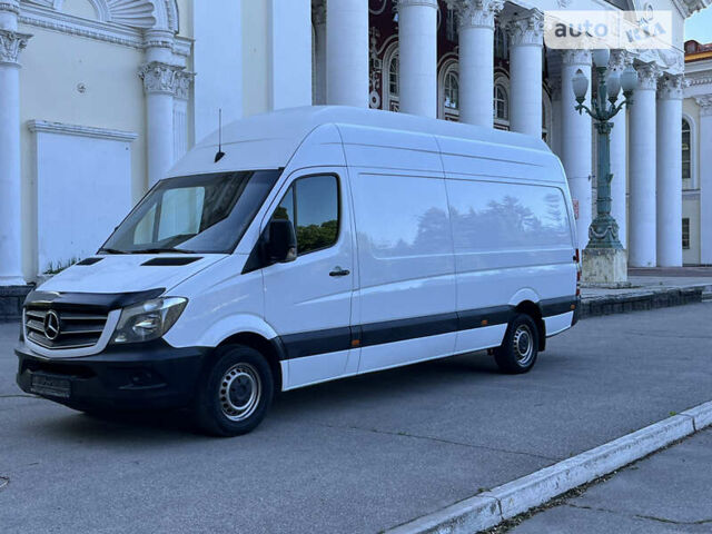 Белый Мерседес Sprinter, объемом двигателя 2.2 л и пробегом 268 тыс. км за 14900 $, фото 1 на Automoto.ua