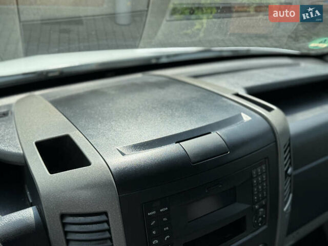 Белый Мерседес Sprinter, объемом двигателя 2.14 л и пробегом 429 тыс. км за 14999 $, фото 53 на Automoto.ua