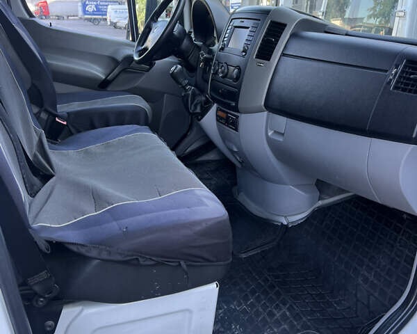Белый Мерседес Sprinter, объемом двигателя 0 л и пробегом 342 тыс. км за 16900 $, фото 4 на Automoto.ua