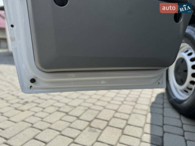 Белый Мерседес Sprinter, объемом двигателя 2.14 л и пробегом 429 тыс. км за 14999 $, фото 19 на Automoto.ua