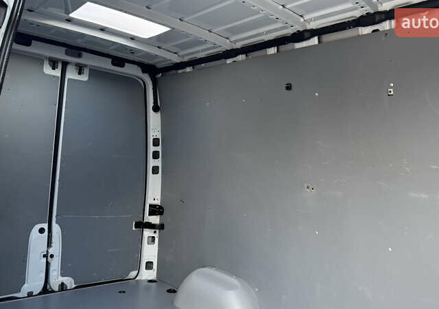 Белый Мерседес Sprinter, объемом двигателя 2.2 л и пробегом 335 тыс. км за 16500 $, фото 41 на Automoto.ua
