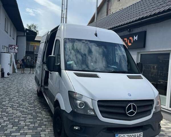 Белый Мерседес Sprinter, объемом двигателя 3 л и пробегом 474 тыс. км за 18000 $, фото 6 на Automoto.ua
