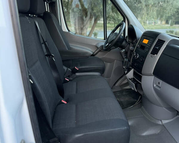 Белый Мерседес Sprinter, объемом двигателя 2.2 л и пробегом 289 тыс. км за 18200 $, фото 19 на Automoto.ua