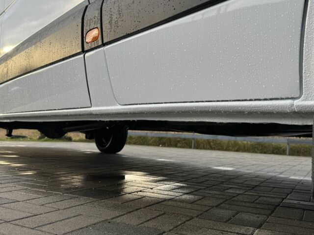 Белый Мерседес Sprinter, объемом двигателя 3 л и пробегом 518 тыс. км за 18999 $, фото 18 на Automoto.ua