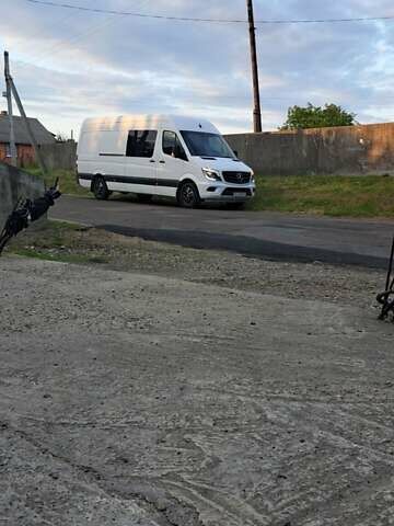 Белый Мерседес Sprinter, объемом двигателя 0 л и пробегом 357 тыс. км за 25000 $, фото 2 на Automoto.ua