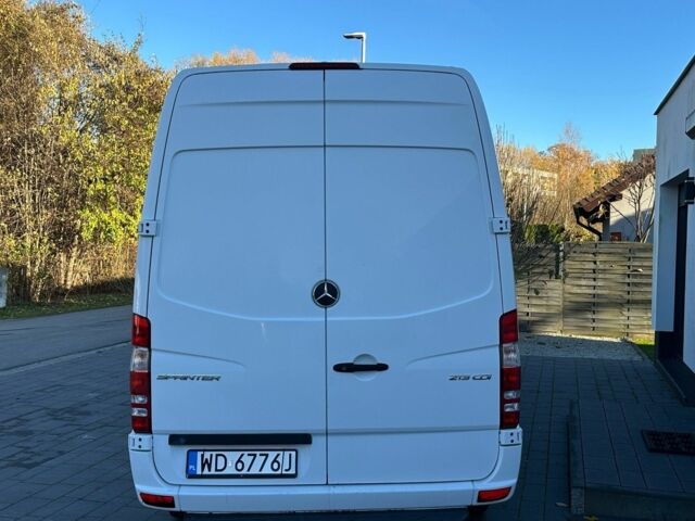 Білий Мерседес Sprinter, об'ємом двигуна 2.2 л та пробігом 285 тис. км за 9200 $, фото 6 на Automoto.ua