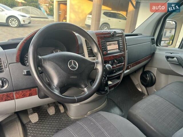 Белый Мерседес Sprinter, объемом двигателя 2.1 л и пробегом 350 тыс. км за 13500 $, фото 15 на Automoto.ua