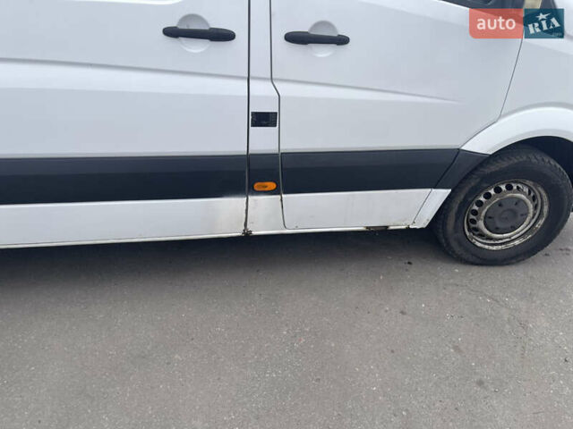 Белый Мерседес Sprinter, объемом двигателя 2.14 л и пробегом 817 тыс. км за 12500 $, фото 3 на Automoto.ua