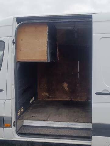 Белый Мерседес Sprinter, объемом двигателя 2.15 л и пробегом 300 тыс. км за 14000 $, фото 19 на Automoto.ua