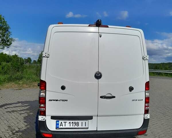 Белый Мерседес Sprinter, объемом двигателя 2.2 л и пробегом 560 тыс. км за 18600 $, фото 23 на Automoto.ua
