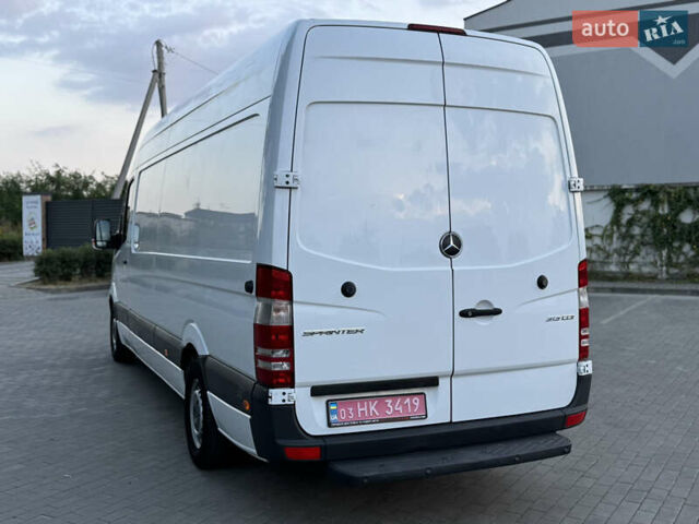 Белый Мерседес Sprinter, объемом двигателя 2.2 л и пробегом 289 тыс. км за 18200 $, фото 20 на Automoto.ua