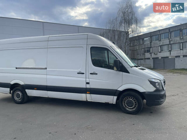Белый Мерседес Sprinter, объемом двигателя 2.14 л и пробегом 817 тыс. км за 12500 $, фото 2 на Automoto.ua