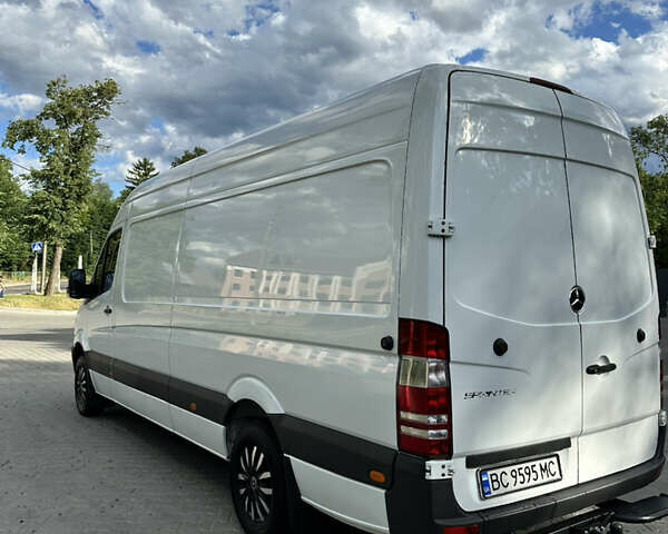 Белый Мерседес Sprinter, объемом двигателя 2.1 л и пробегом 260 тыс. км за 18500 $, фото 4 на Automoto.ua