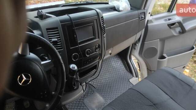 Белый Мерседес Sprinter, объемом двигателя 2.1 л и пробегом 545 тыс. км за 15500 $, фото 14 на Automoto.ua