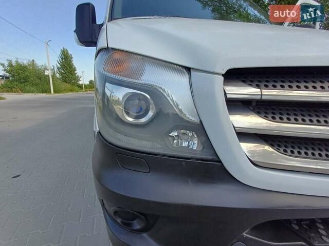 Білий Мерседес Sprinter, об'ємом двигуна 2.99 л та пробігом 480 тис. км за 26000 $, фото 6 на Automoto.ua