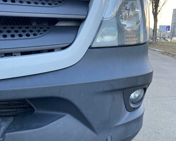 Белый Мерседес Sprinter, объемом двигателя 2.14 л и пробегом 308 тыс. км за 18899 $, фото 21 на Automoto.ua