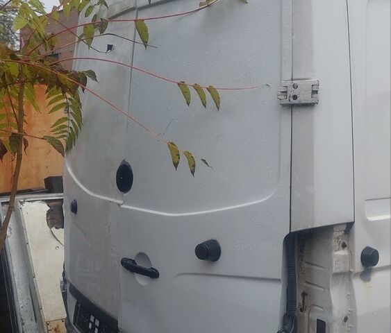 Белый Мерседес Sprinter, объемом двигателя 0 л и пробегом 450 тыс. км за 3000 $, фото 3 на Automoto.ua