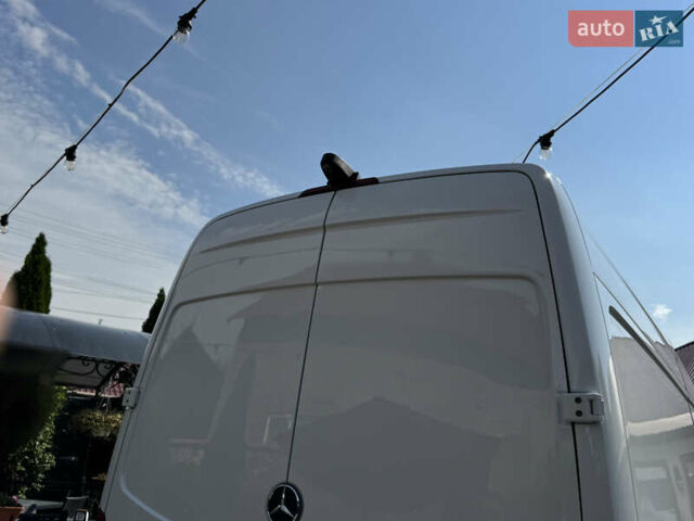 Белый Мерседес Sprinter, объемом двигателя 2.14 л и пробегом 429 тыс. км за 14999 $, фото 8 на Automoto.ua
