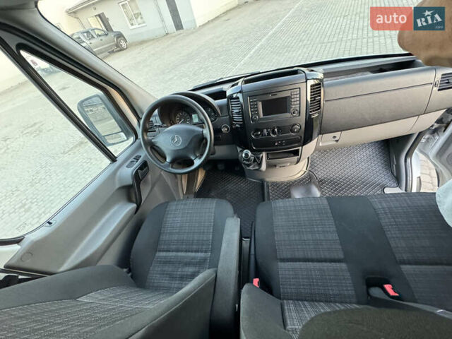 Белый Мерседес Sprinter, объемом двигателя 2.2 л и пробегом 350 тыс. км за 15000 $, фото 13 на Automoto.ua