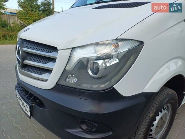 Білий Мерседес Sprinter, об'ємом двигуна 2.99 л та пробігом 480 тис. км за 26000 $, фото 4 на Automoto.ua
