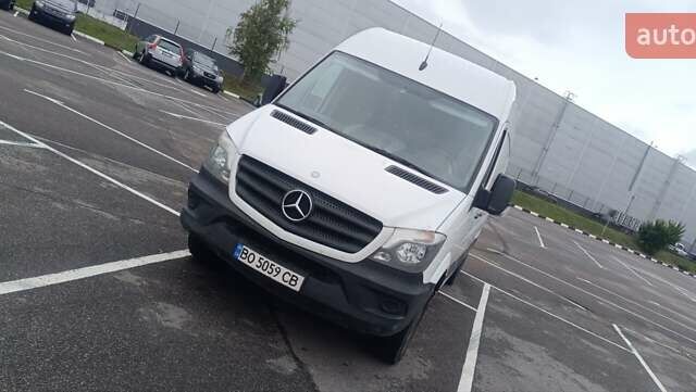 Белый Мерседес Sprinter, объемом двигателя 2.15 л и пробегом 300 тыс. км за 14000 $, фото 1 на Automoto.ua