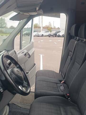 Белый Мерседес Sprinter, объемом двигателя 2.15 л и пробегом 300 тыс. км за 14000 $, фото 33 на Automoto.ua