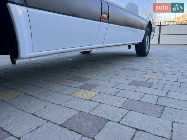 Белый Мерседес Sprinter, объемом двигателя 0 л и пробегом 475 тыс. км за 13950 $, фото 3 на Automoto.ua