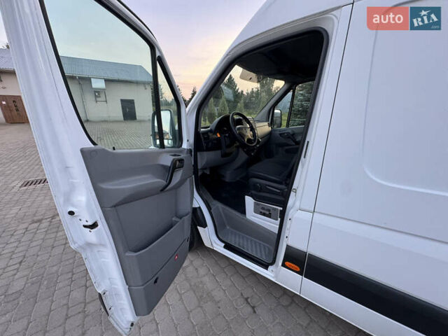 Белый Мерседес Sprinter, объемом двигателя 2.2 л и пробегом 350 тыс. км за 15000 $, фото 16 на Automoto.ua