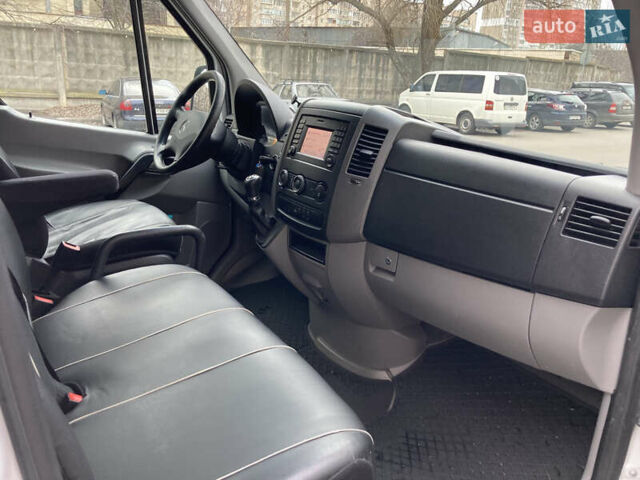 Белый Мерседес Sprinter, объемом двигателя 2.14 л и пробегом 308 тыс. км за 18899 $, фото 27 на Automoto.ua