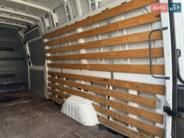 Белый Мерседес Sprinter, объемом двигателя 2.14 л и пробегом 429 тыс. км за 14999 $, фото 17 на Automoto.ua