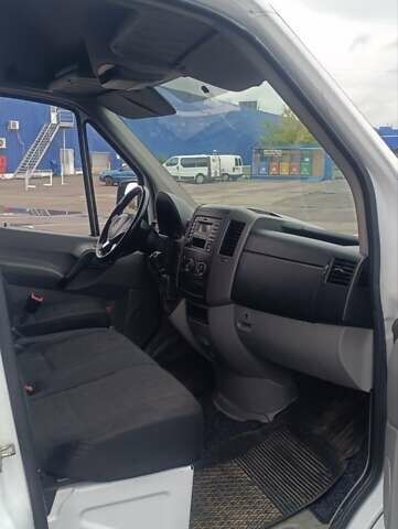 Белый Мерседес Sprinter, объемом двигателя 2.15 л и пробегом 300 тыс. км за 14000 $, фото 30 на Automoto.ua