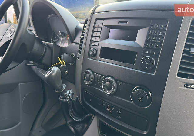 Белый Мерседес Sprinter, объемом двигателя 2.2 л и пробегом 335 тыс. км за 16500 $, фото 36 на Automoto.ua