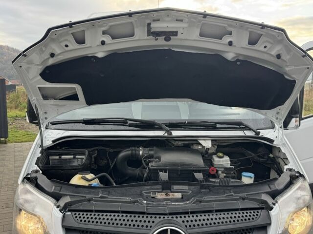 Белый Мерседес Sprinter, объемом двигателя 3 л и пробегом 518 тыс. км за 18999 $, фото 22 на Automoto.ua