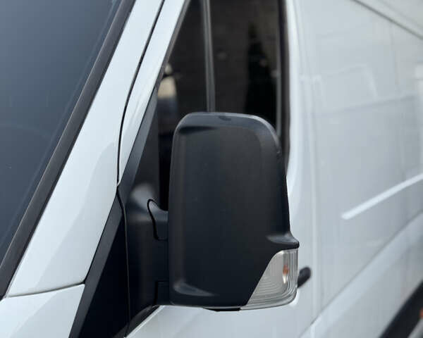 Белый Мерседес Sprinter, объемом двигателя 2.1 л и пробегом 431 тыс. км за 16499 $, фото 39 на Automoto.ua