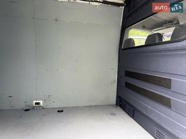 Белый Мерседес Sprinter, объемом двигателя 3 л и пробегом 245 тыс. км за 35351 $, фото 34 на Automoto.ua