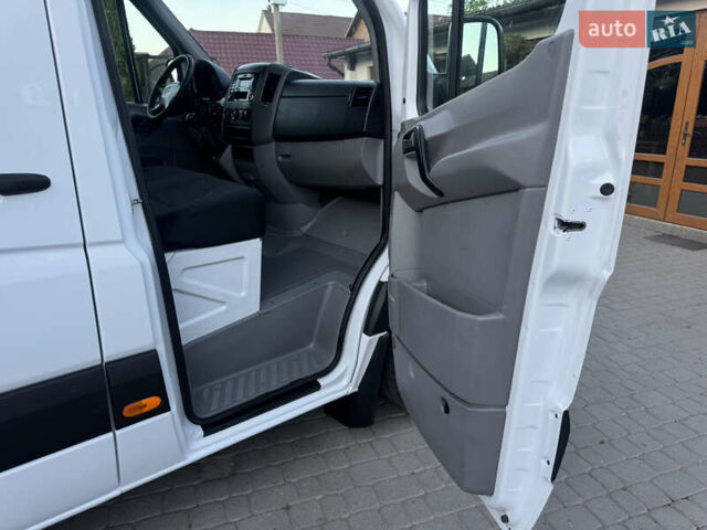 Белый Мерседес Sprinter, объемом двигателя 0 л и пробегом 500 тыс. км за 14999 $, фото 24 на Automoto.ua