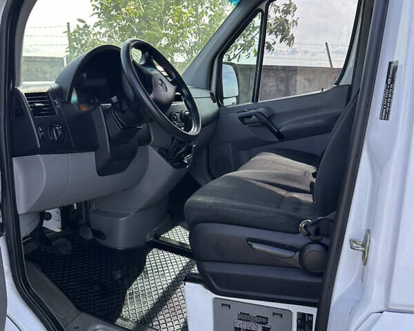 Белый Мерседес Sprinter, объемом двигателя 2.14 л и пробегом 510 тыс. км за 15500 $, фото 10 на Automoto.ua
