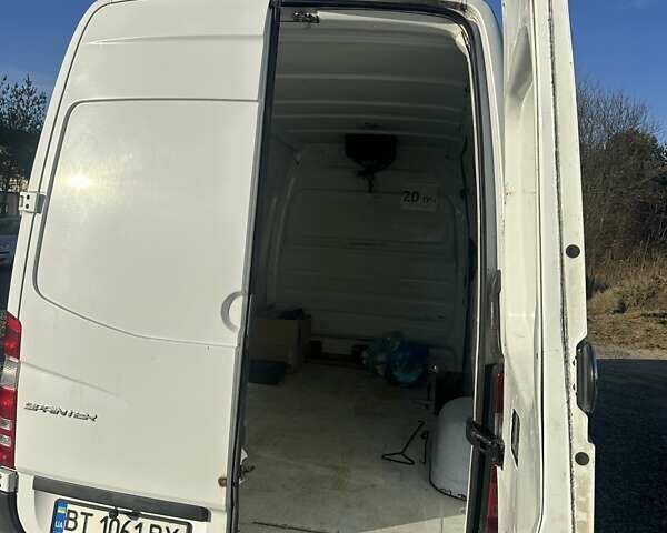 Белый Мерседес Sprinter, объемом двигателя 2.1 л и пробегом 410 тыс. км за 15500 $, фото 13 на Automoto.ua
