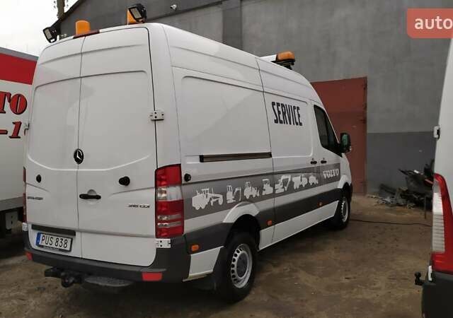 Белый Мерседес Sprinter, объемом двигателя 2.2 л и пробегом 295 тыс. км за 16750 $, фото 1 на Automoto.ua